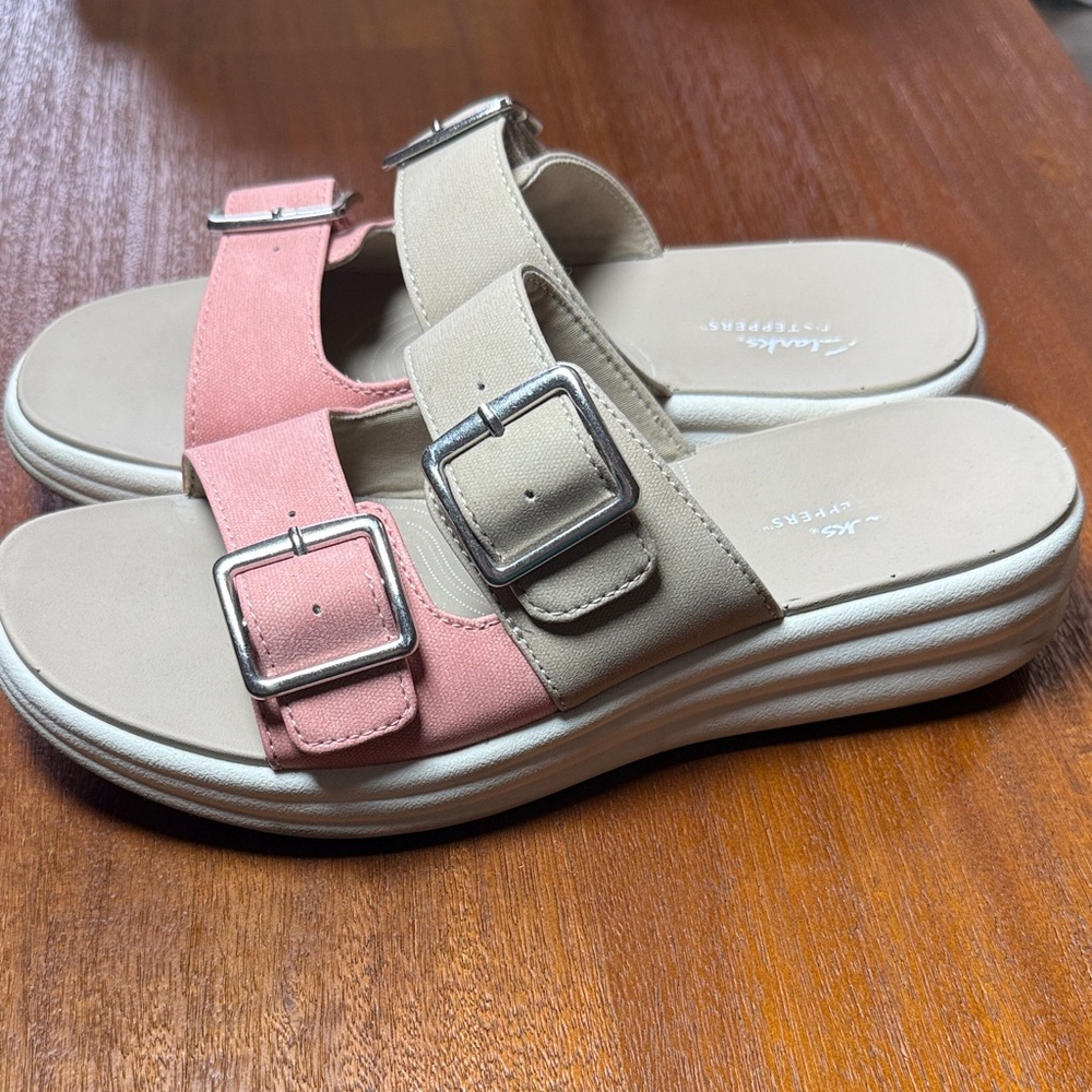 Clarks Women's Sandals in Pink and Beige - Picture 6 of 12